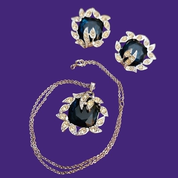 VTG SARAH COVENTRY 1969 Holiday Ice Blue Crystal Colonial Necklace Earrings Set - Picture 1 of 11